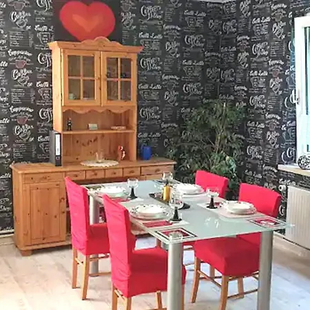 Delightful In With Garden And Terrace Apartment
